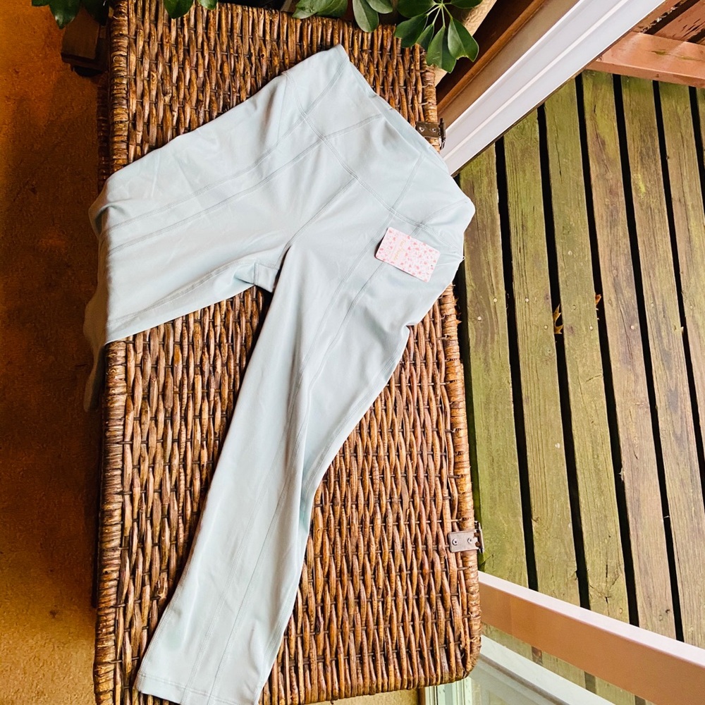 Free People Movement Rise Up Yoga Capris - Picture 4 of 8